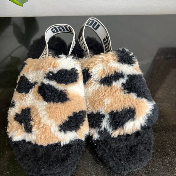 UGG Fluff Yeah Womens Size 7 Black Cow Print Sheepskin Platform Slide Slippers - Picture 1 of 10